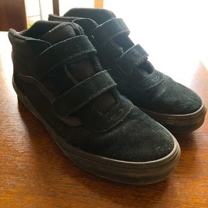 Vans Kids’ Ward Mid V High Top Big Kid Size 6